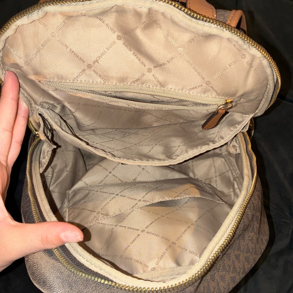 Medium sized Michael Kors backpack - image 7